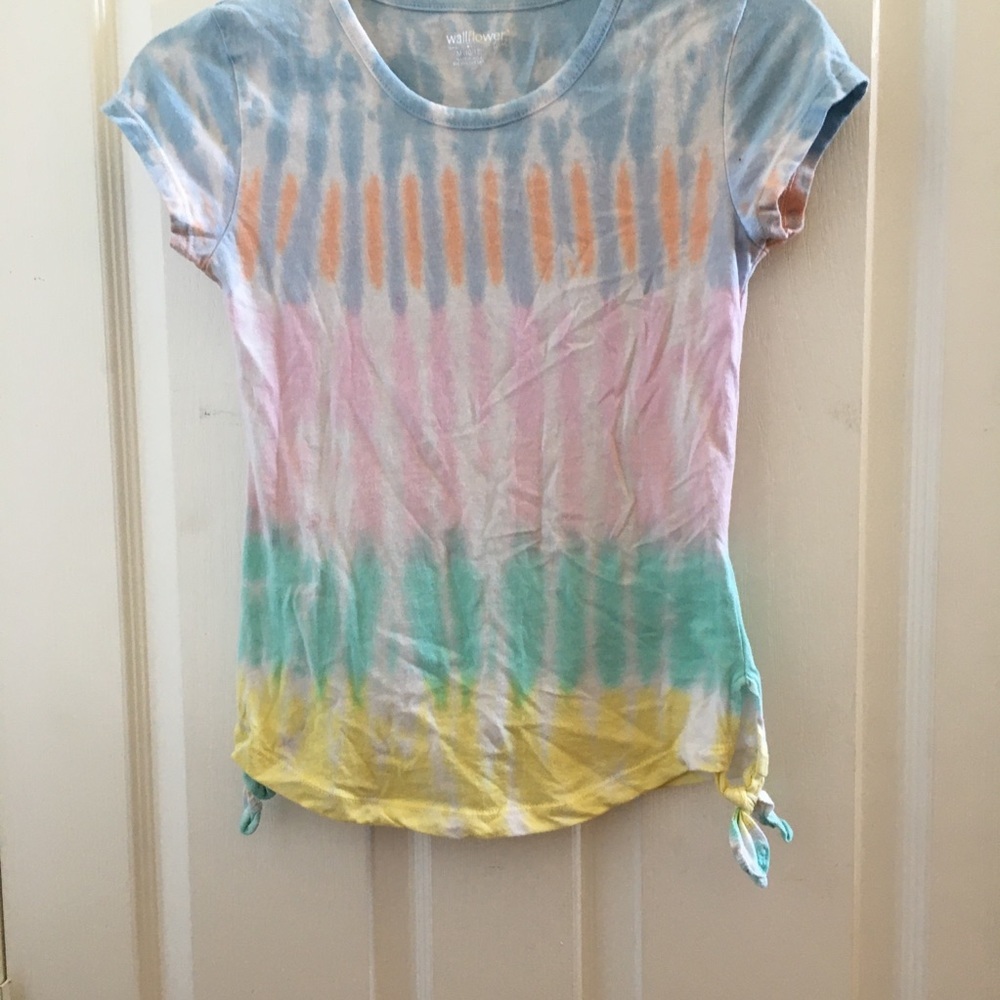 FINAL MARKDOWN Girls wallflower tee medium 10/12